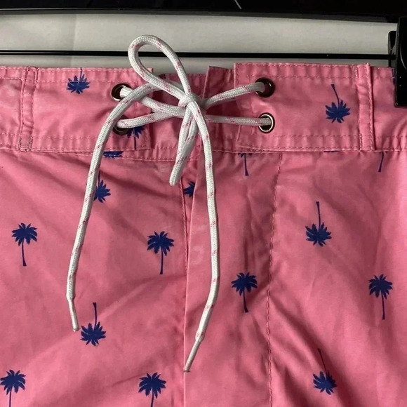 ST JOHNS BAY MENS SIZE XL SWMI TRINKS PINK WITH BLUE PALM TREE DESIGN - Picture 4 of 14